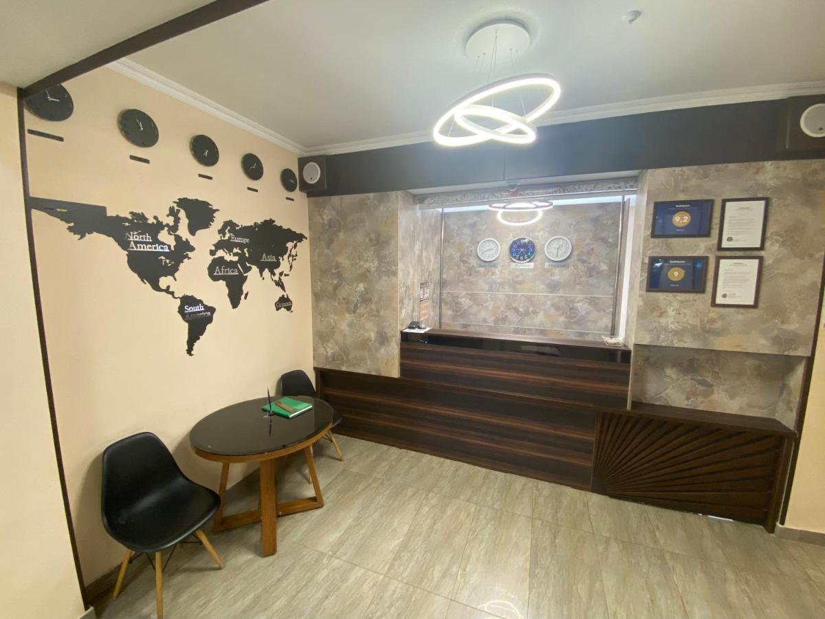 Azimut Hotel Balyktsjy Buitenkant foto