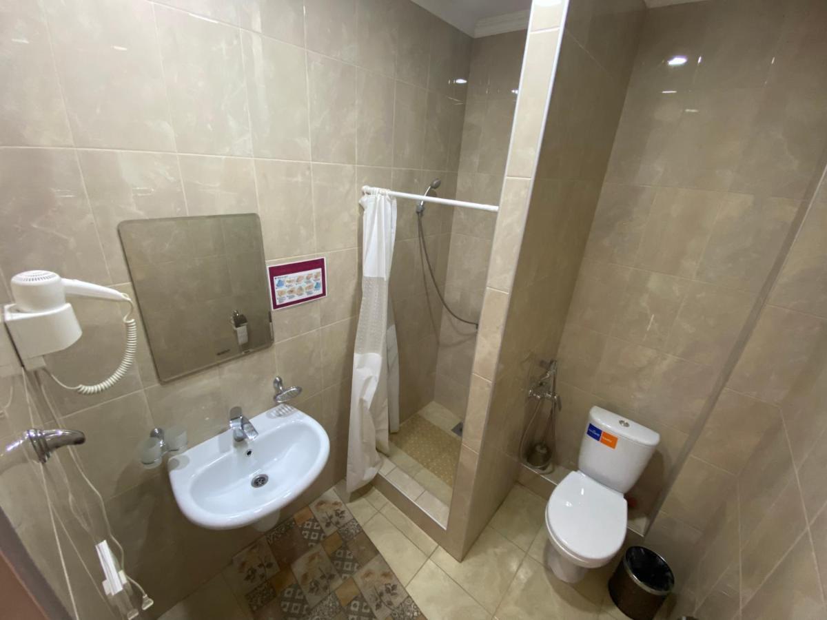 Azimut Hotel Balyktsjy Buitenkant foto
